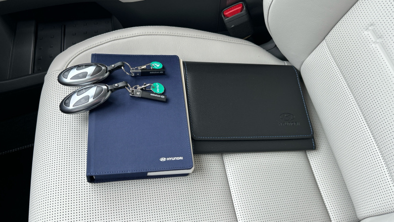 Hyundai SANTA FE 1.6 TGDi 239 Hybrid Ultimate 5dr 4WD Auto Hybrid Estate